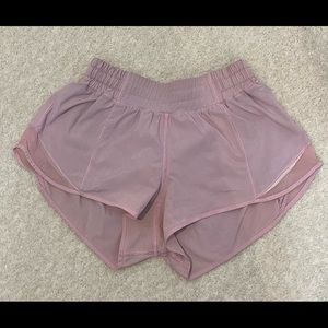 pink lululemon hotty hot shorts - size 4 regular